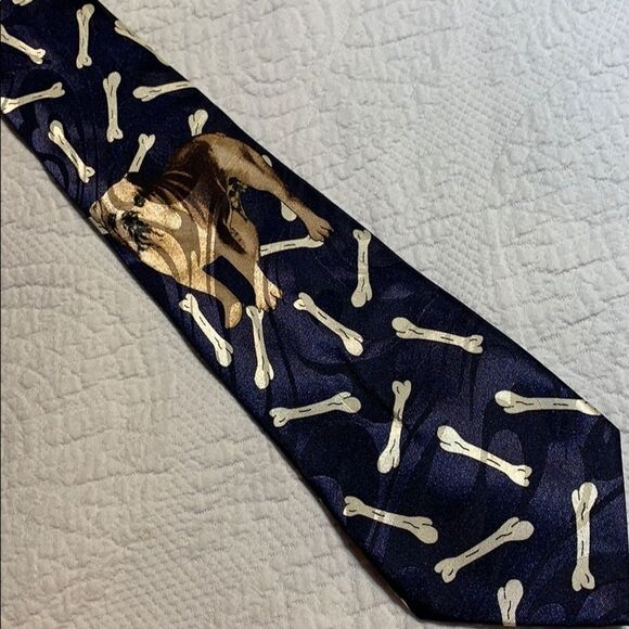 Men’s dog and bone tie - Picture 2 of 5
